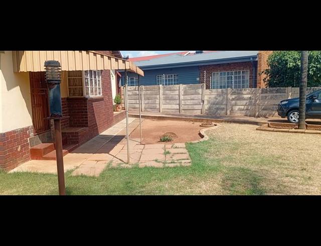 3 BEDROOM HOUSE FOR SALE IN LES MARAIS